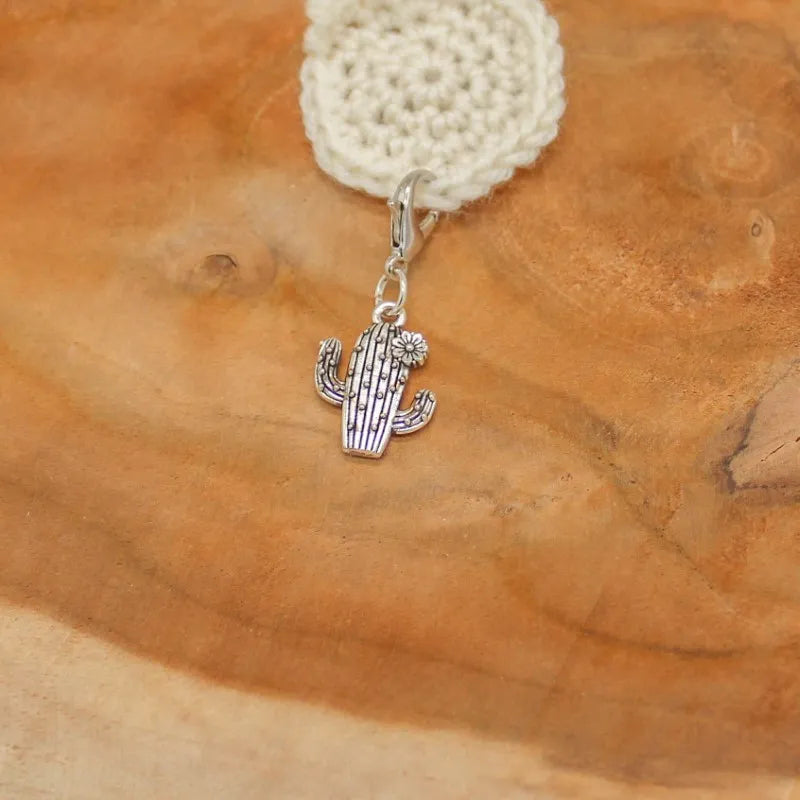 Handgemaakte Steekmarkeerder cactus, handgemaakt door Cora's Knit Knacks