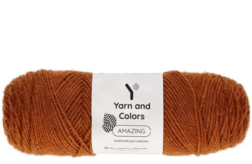 Duurzaam garen: Yarn and Colors Amazing in kleur 026 Saté bruin