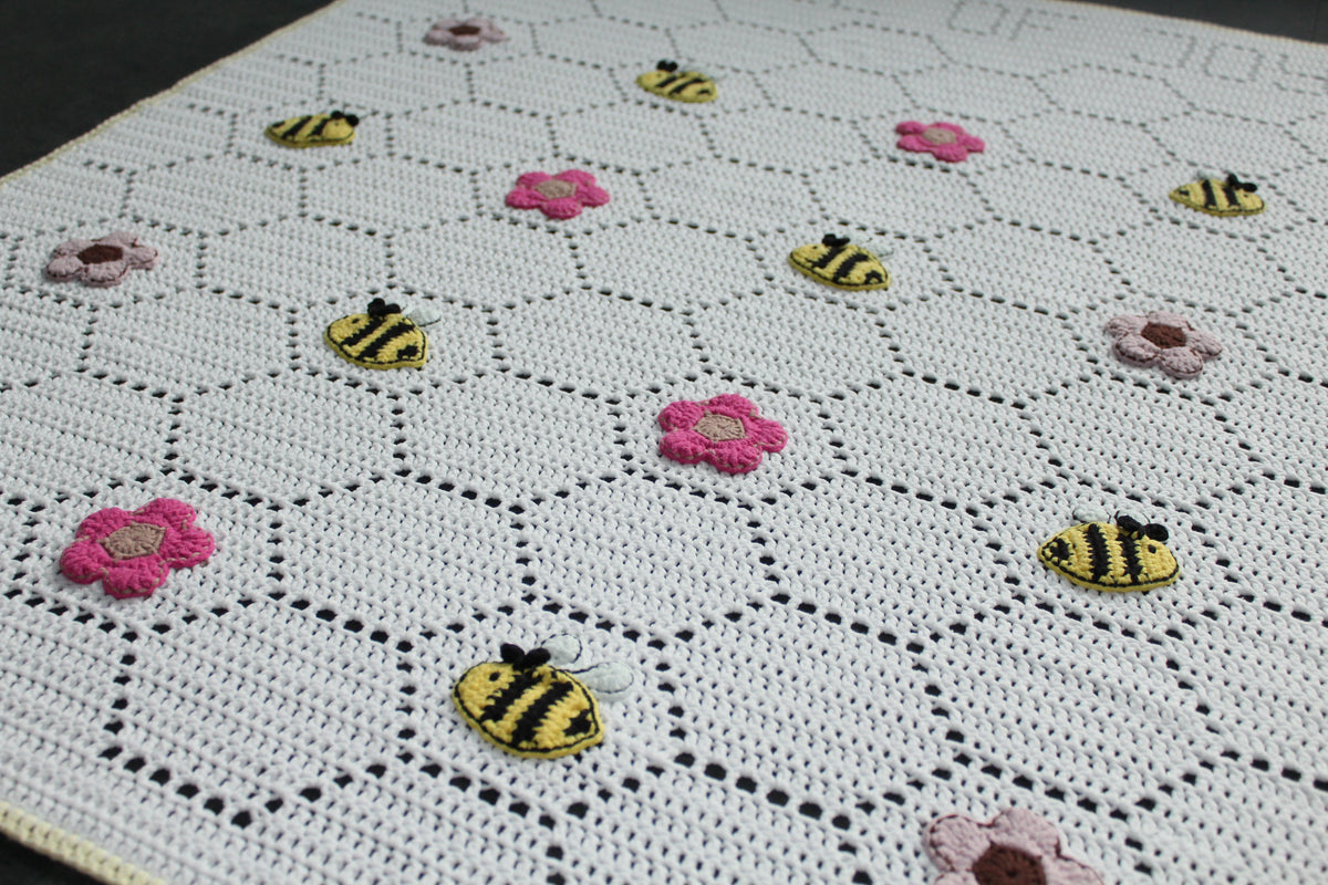 Gehaakt Haakpatroon Bunde of Joy babydeken ontworpen door LarissDesigns