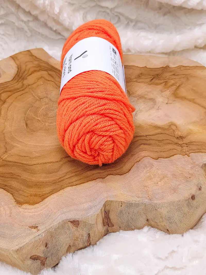 Duurzaam garen: Yarn and Colors Chunky Amazing in kleur 021 Oranje