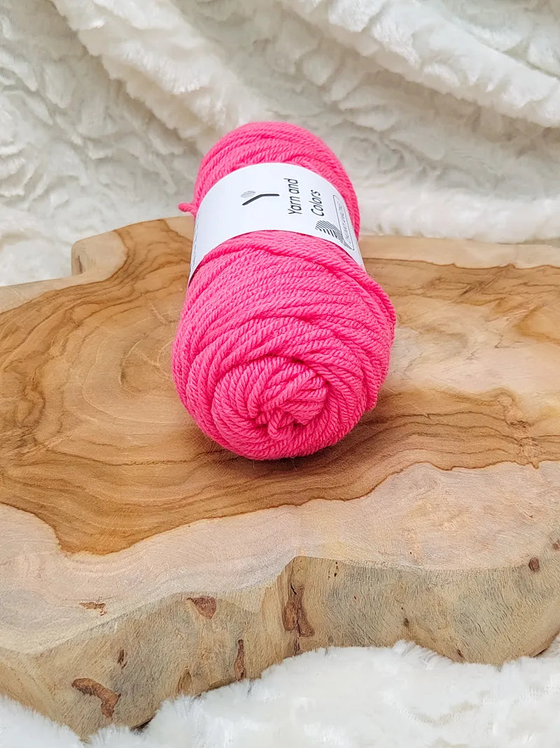 Duurzaam garen: Yarn and Colors Chunky Amazing in kleur 035 Fel roze