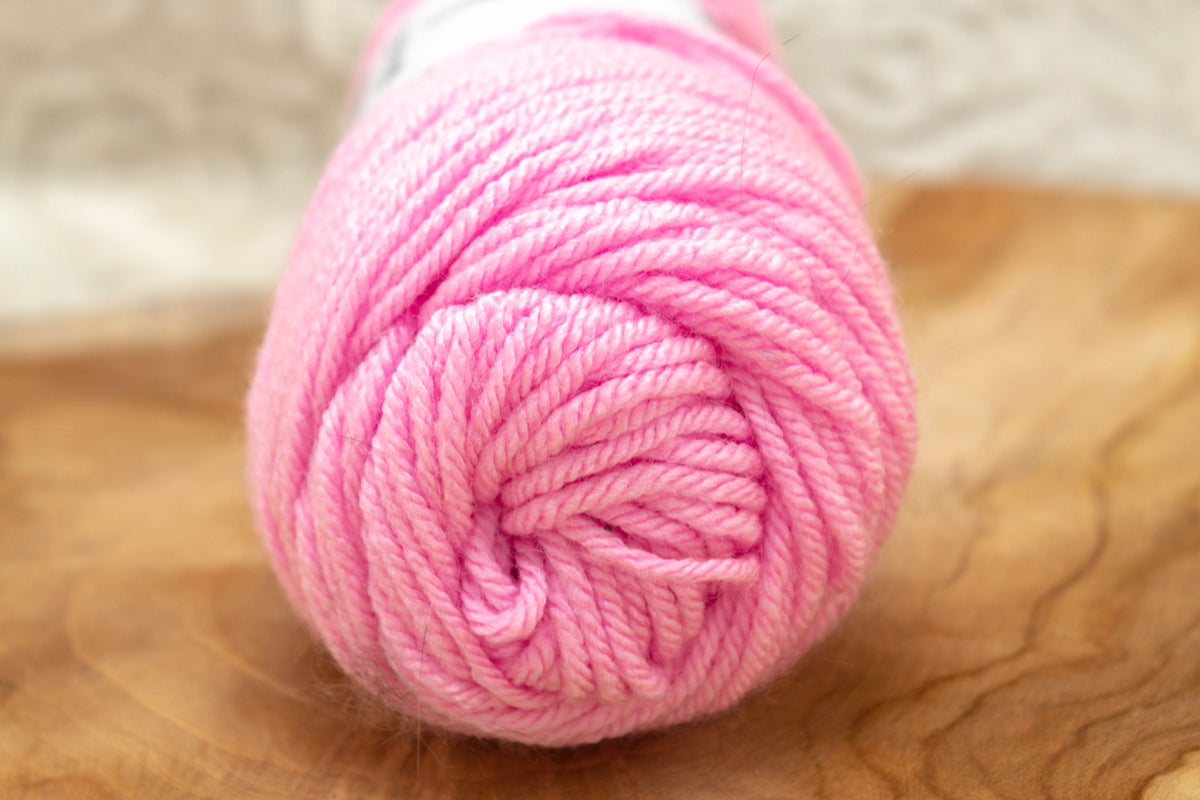 Duurzaam garen: Yarn and Colors Chunky Amazing in kleur 037 Suikerspin roze