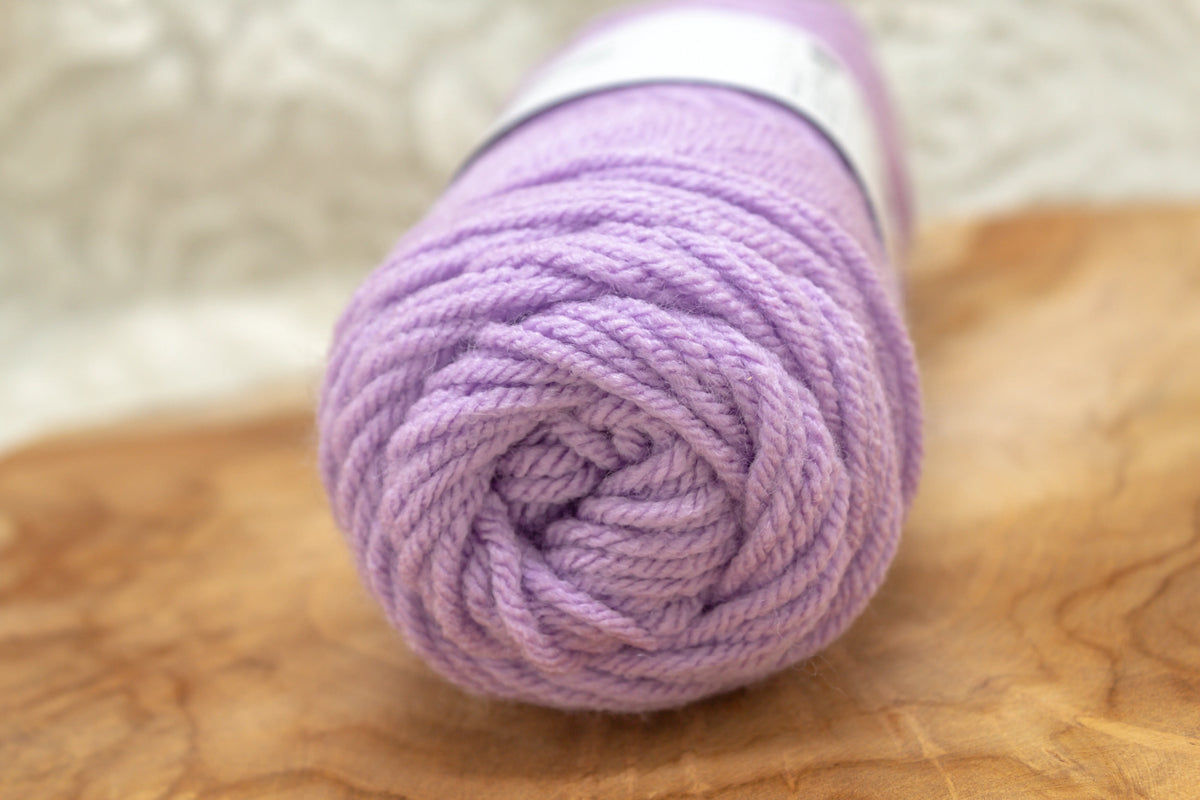 Duurzaam garen: Yarn and Colors Chunky Amazing in kleur 052 Licht paars