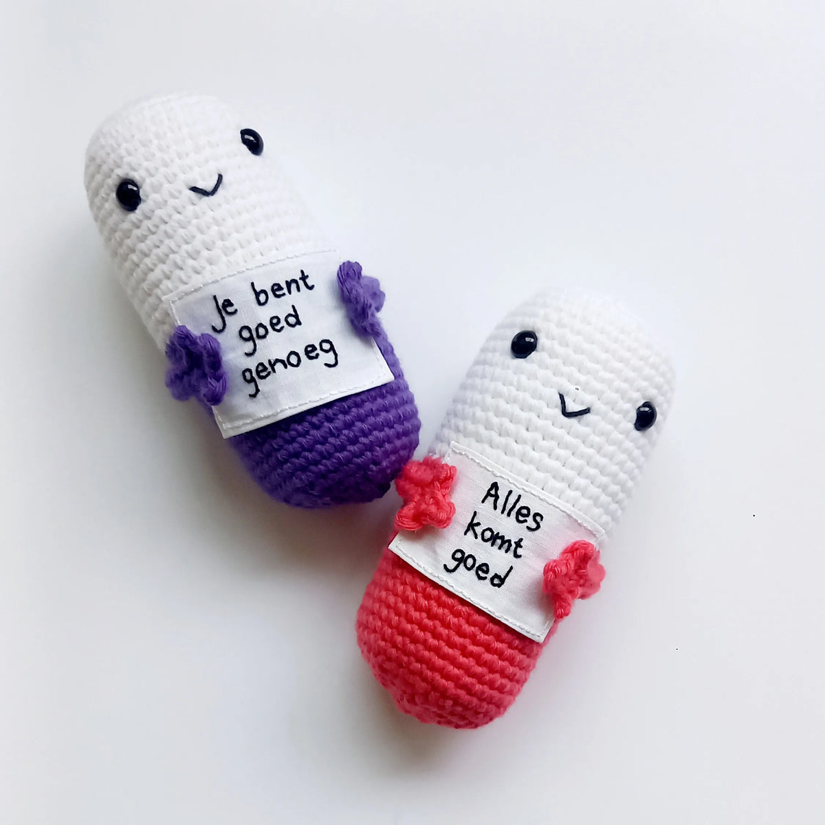 Gehaakt Haakpatroon Emotional Support Pill ontworpen door Diana Made It
