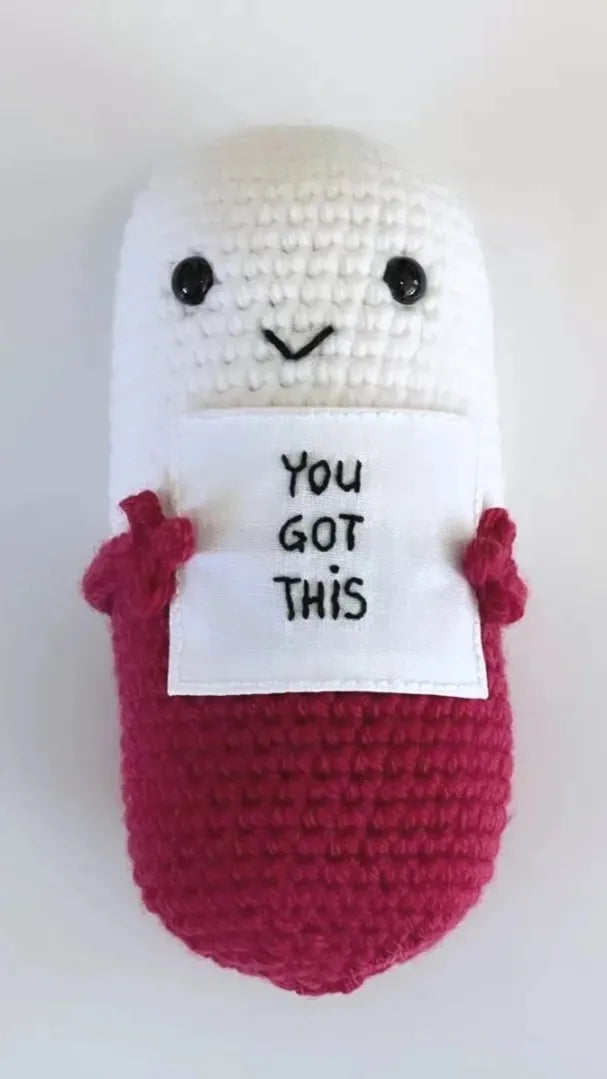 Gehaakt Haakpatroon Emotional Support Pill ontworpen door Diana Made It