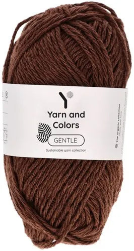 Duurzaam garen: Yarn and Colors Gentle in kleur 028 Aarde bruin