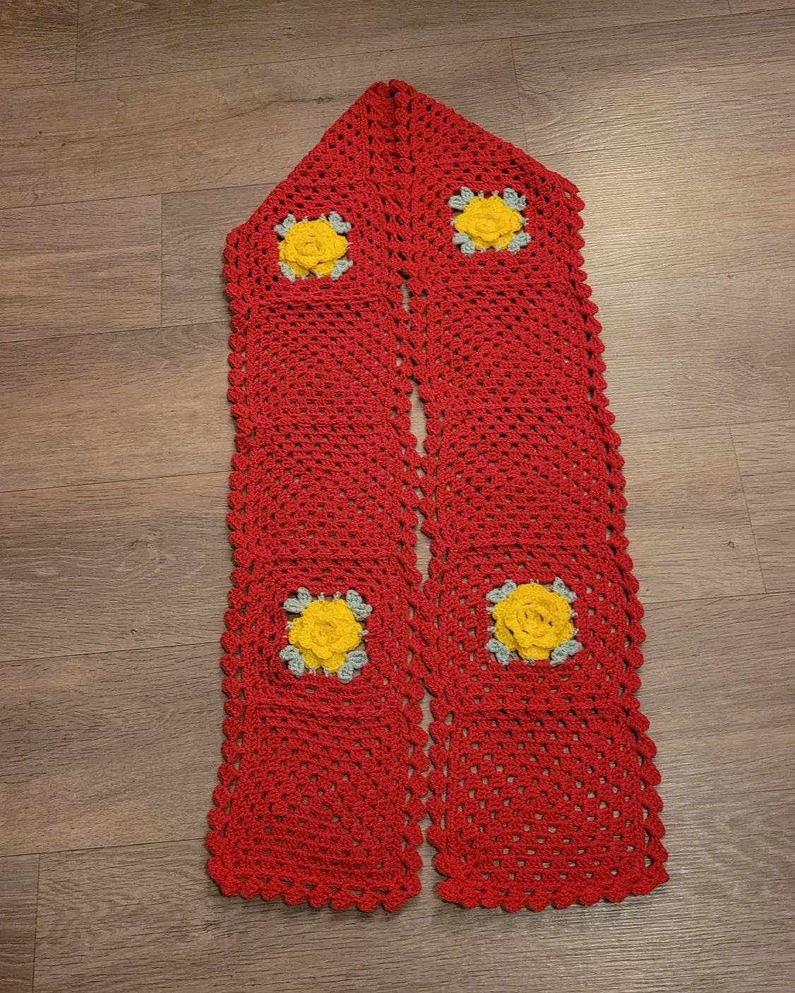 Gehaakt Haakpatroon granny square sjaal Roos ontworpen door KaDouz