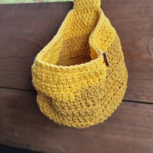 Gehaakt Haakpatroon hangmand Bella ontworpen door Cora's Knit Knacks