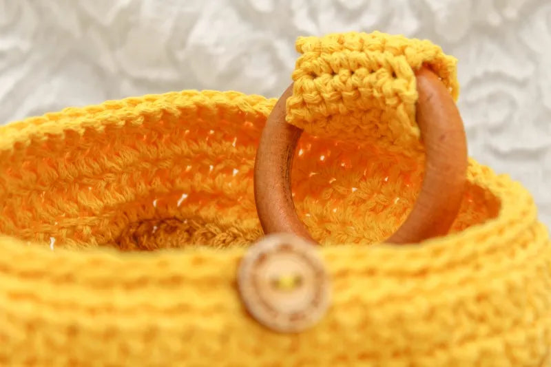 Gehaakt Haakpatroon hangmand Bella ontworpen door Cora's Knit Knacks