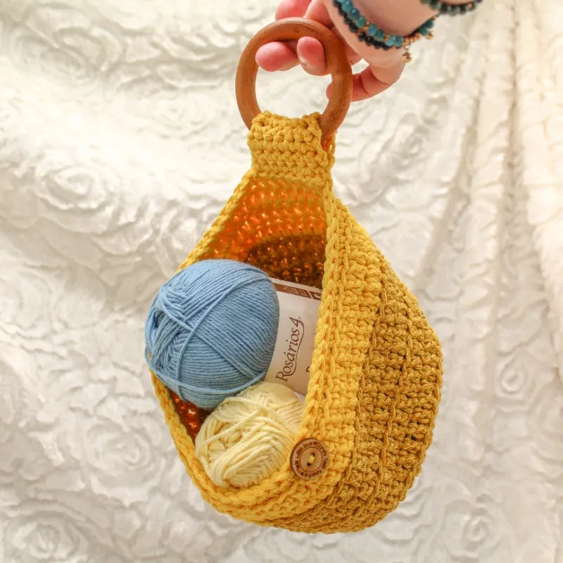 Gehaakt Haakpatroon hangmand Bella ontworpen door Cora's Knit Knacks