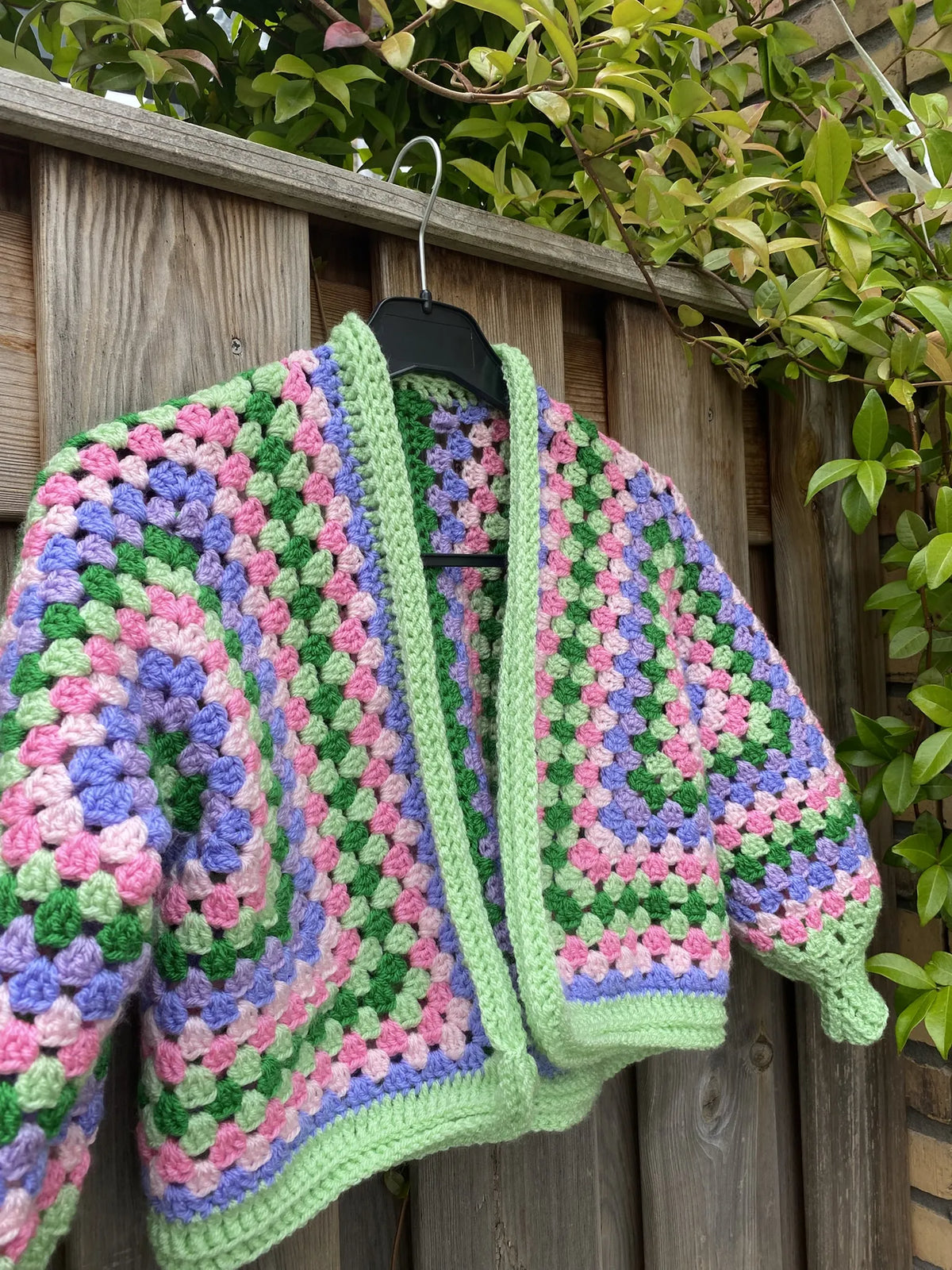 Gehaakt Haakpatroon hexagon kindervest ontworpen door Crafting Dutchie