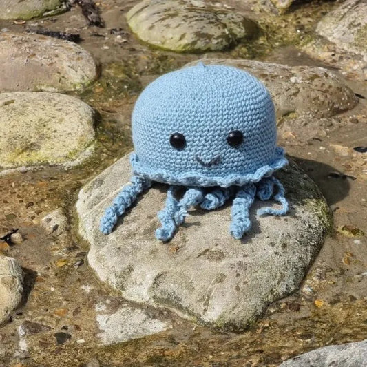 Gehaakt Haakpatroon Jenni de Jellyfish ontworpen door Cora's Knit Knacks