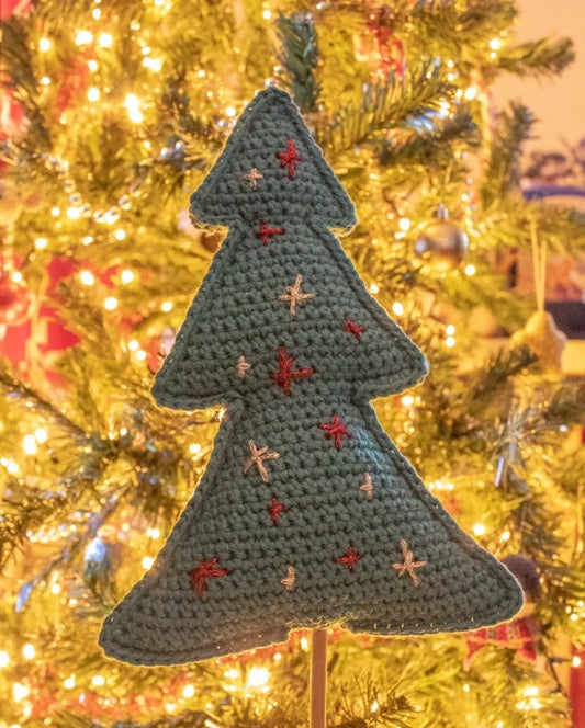 Haakpatroon kerstboom op 'n stokkie