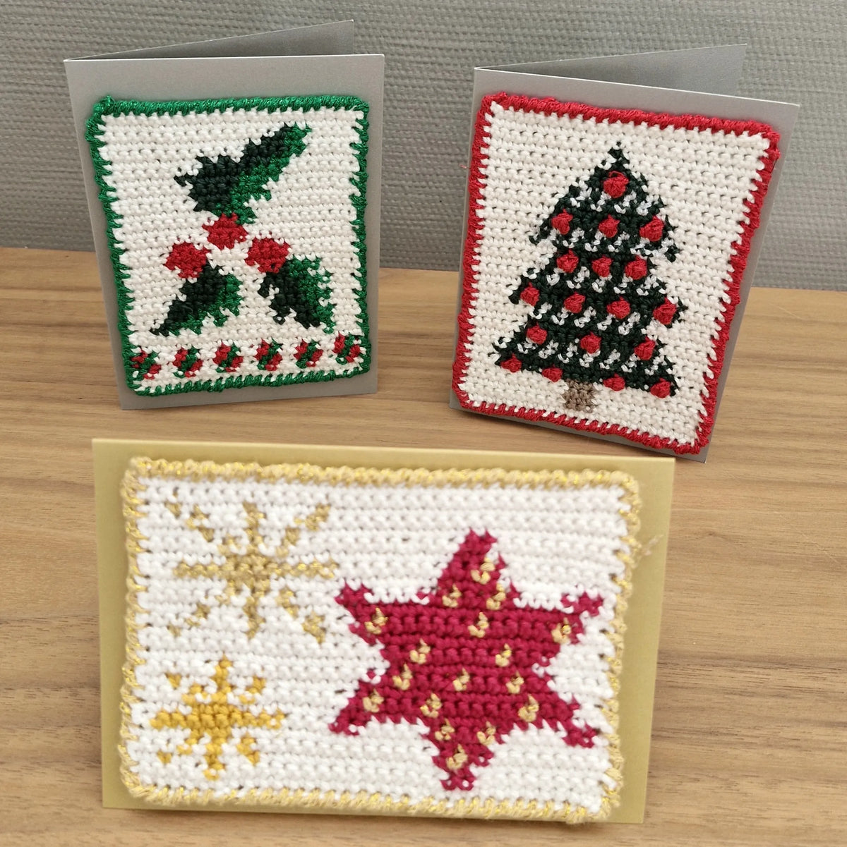 Gehaakt Haakpatroon intarsia kerstkaarten ontworpen door Marjahaakt