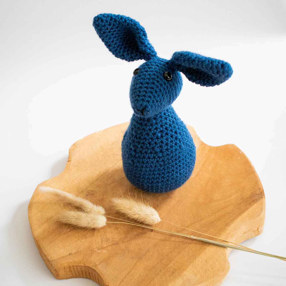 Gehaakt Haakpatroon konijn Sem ontworpen door Cora's Knit Knacks
