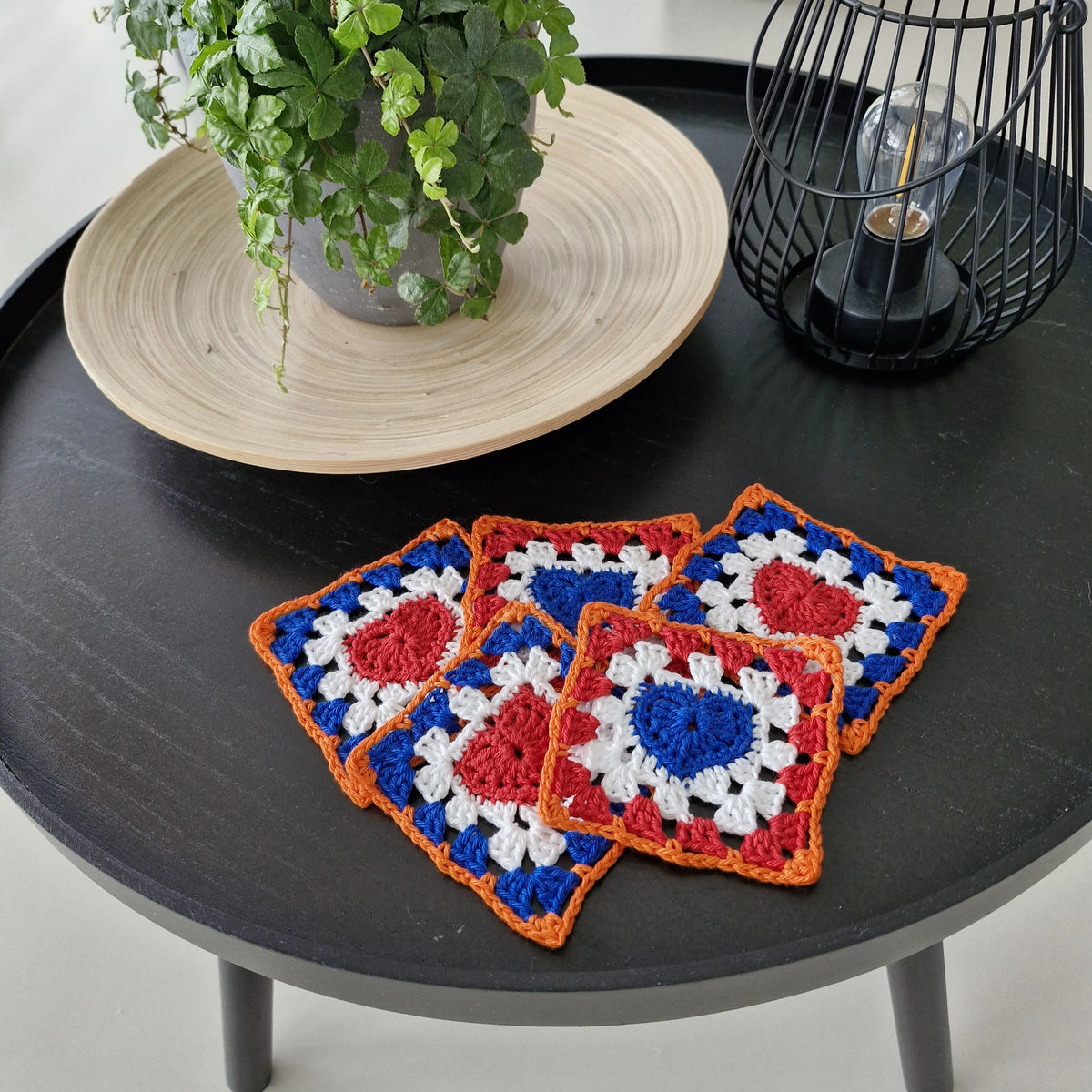 Gehaakt Haakpatroon granny square voor Koningsdag ontworpen door Marjahaakt