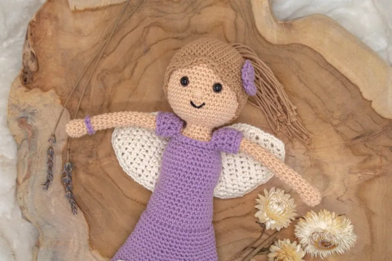 Gehaakt Haakpatroon lentefee Fleur ontworpen door Cora's Knit Knacks
