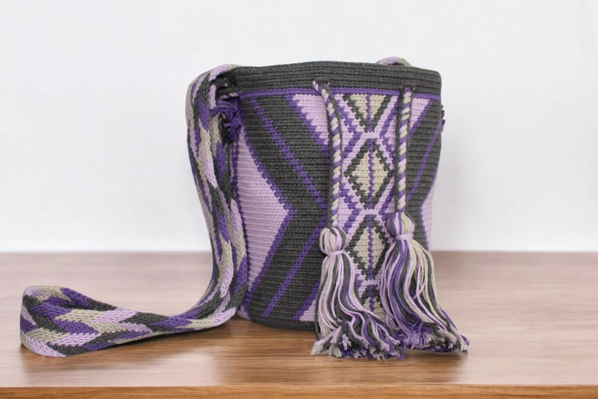 Gehaakt Haakpatroon mochila tas Lilac Dance ontworpen door LarissDesigns