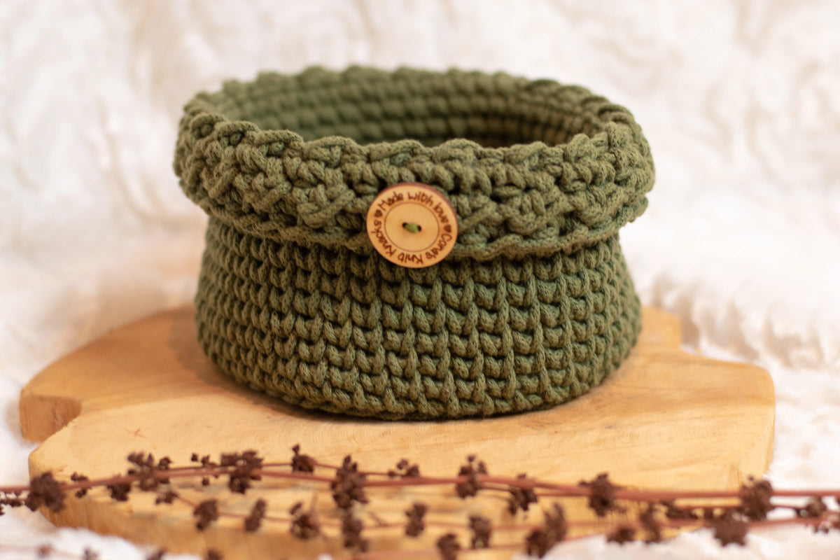 Mand Bobby gehaakt met Haakpatroon manden Wim en Bobby ontworpen door Cora's Knit Knacks