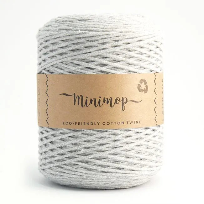 Duurzaam garen: Lankava Minimop 700 gram in kleur 66 Licht grijs