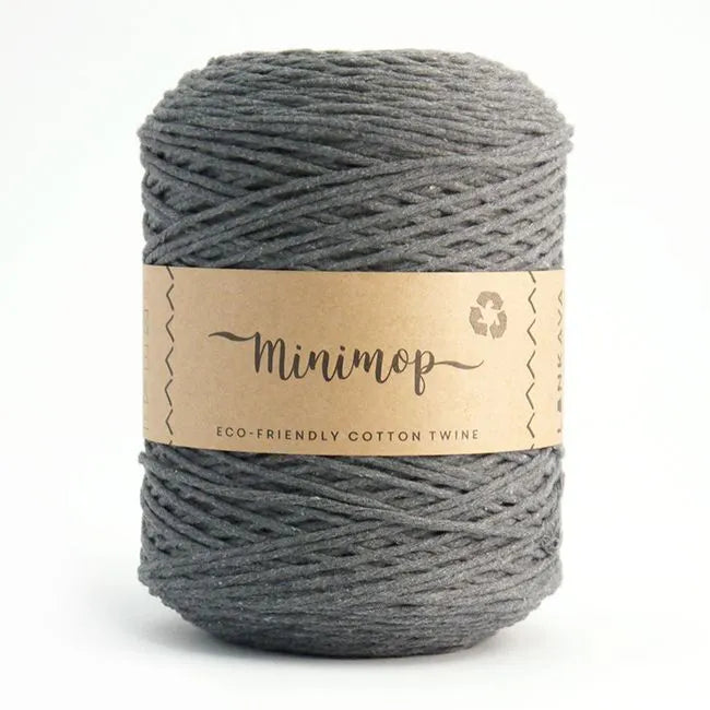 Duurzaam garen: Lankava Minimop 700 gram in kleur 67 Grijs