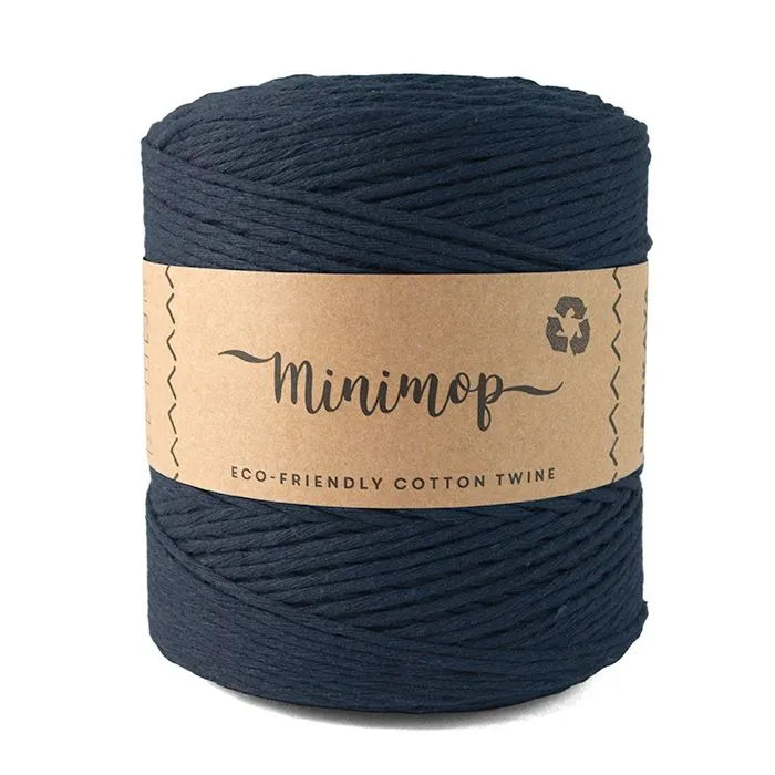 Duurzaam garen: Lankava Minimop 700 gram in kleur 74 Donker blauw