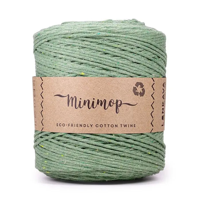 Duurzaam garen: Lankava Minimop 700 gram in kleur 77 Antiek groen