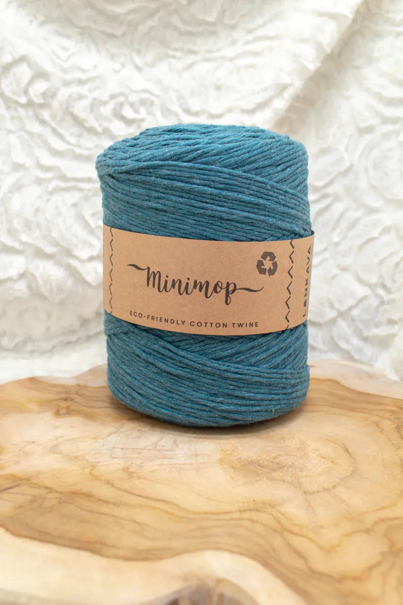 Duurzaam garen: Lankava Minimop 700 gram in kleur 80 Petrol blauw