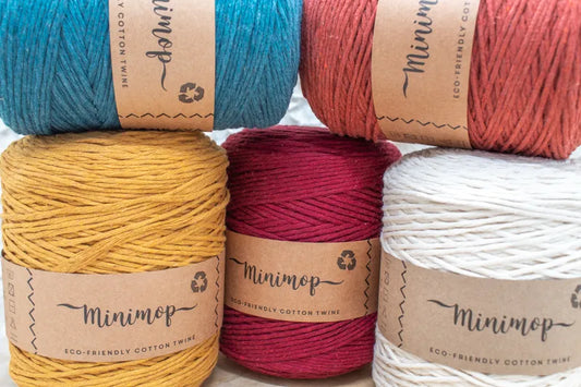 Bollen Lankava Minimop in 5 verschillende kleuren: okergeel, bordeauxrood, gebroken wit, donker oranje en petrol blauw