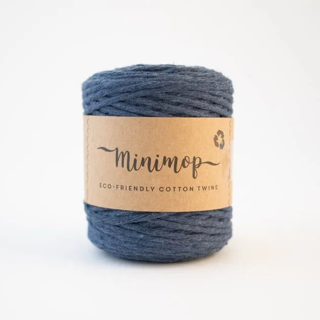 Duurzaam garen: Lankava Minimop 150 gram in kleur 72 Jeans blauw
