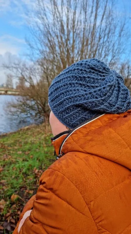 Gehaakt Haakpatroon muts Swirl ontworpen door Cora's Knit Knacks
