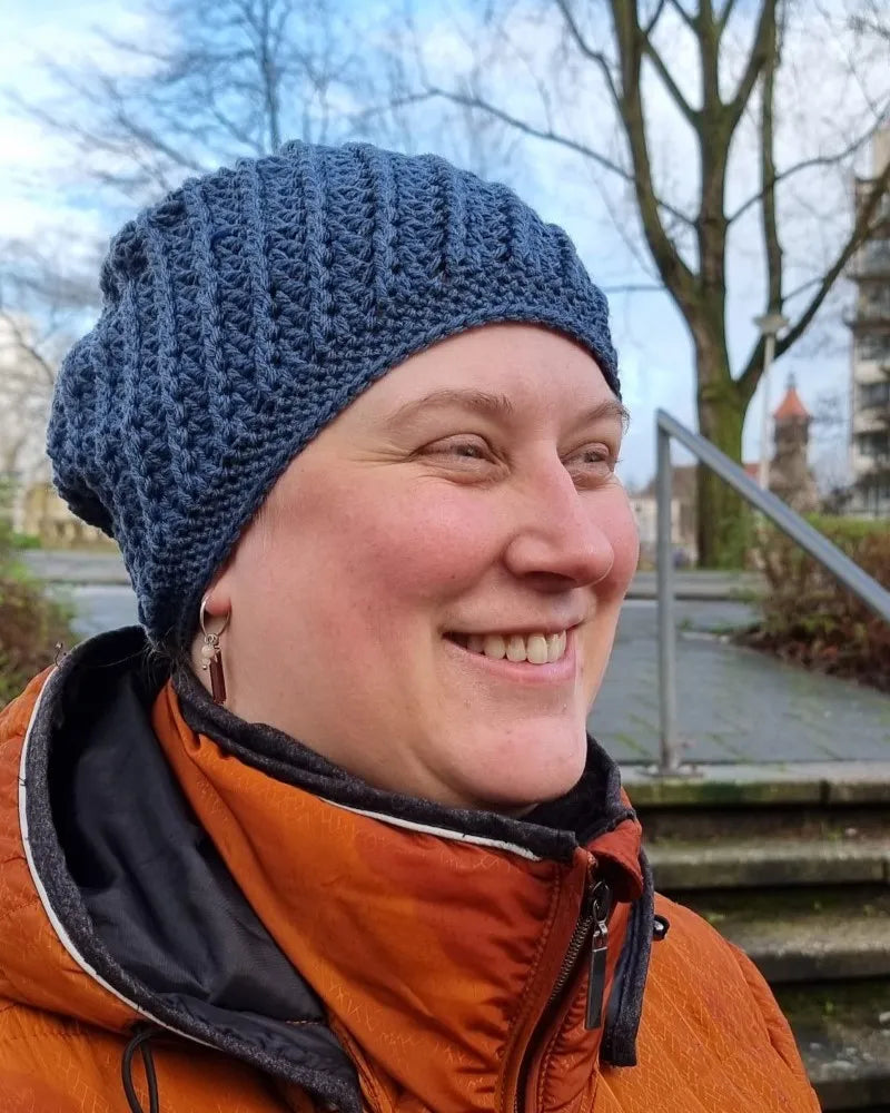 Gehaakt Haakpatroon muts Swirl ontworpen door Cora's Knit Knacks