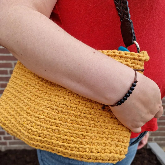 Gehaakt Haakpatroon schoudertas Honey ontworpen door Cora's Knit Knacks