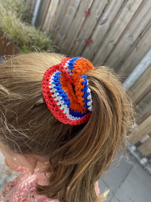 Gehaakt Haakpatroon scrunchie Nederland ontworpen door Crafting Dutchie