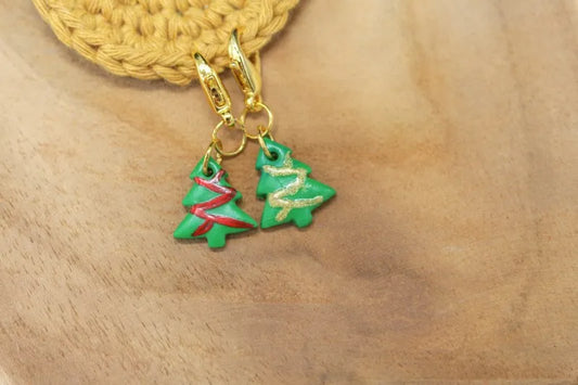 Handgemaakte Steekmarkeerder kerstboom van klei, handgemaakt door Beaudeleine