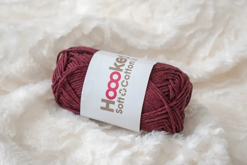 Duurzaam garen: Hoooked Soft Cotton DK in kleur Bordeaux rood - Bordeaux red
