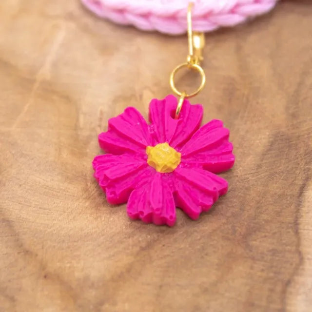 Handgemaakte steekmarkeerder roze bloem, handgemaakt door Beaudeleine