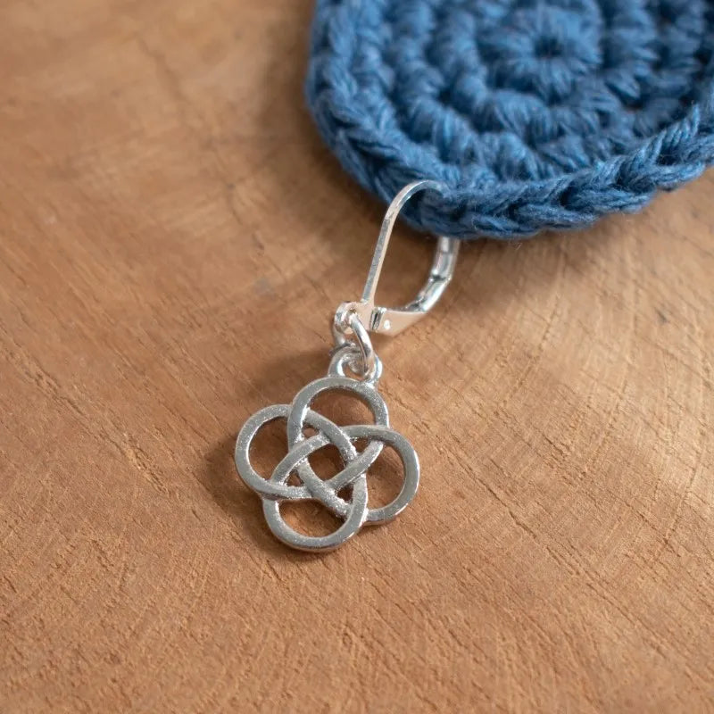 Handgemaakte Celtic knot steekmarkeerder, handgemaakt door Cora's Knit Knacks