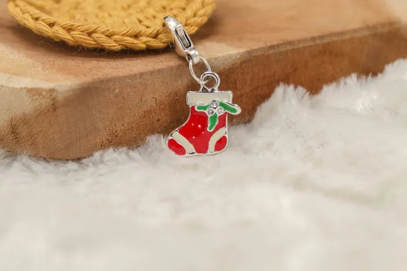 Handgemaakte Steekmarkeerder kerstsok, handgemaakt door Studio Kellebel