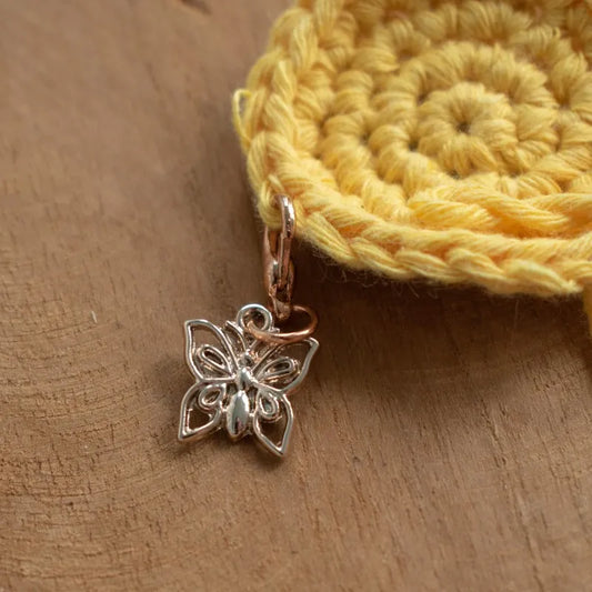 Handgemaakte Steekmarkeerder vlinder, handgemaakt door Cora's Knit Knacks