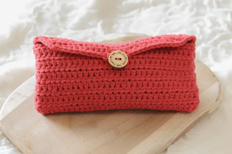 Gehaakt Haakpatroon zonnebrilhoesje Zelma ontworpen door Cora's Knit Knacks